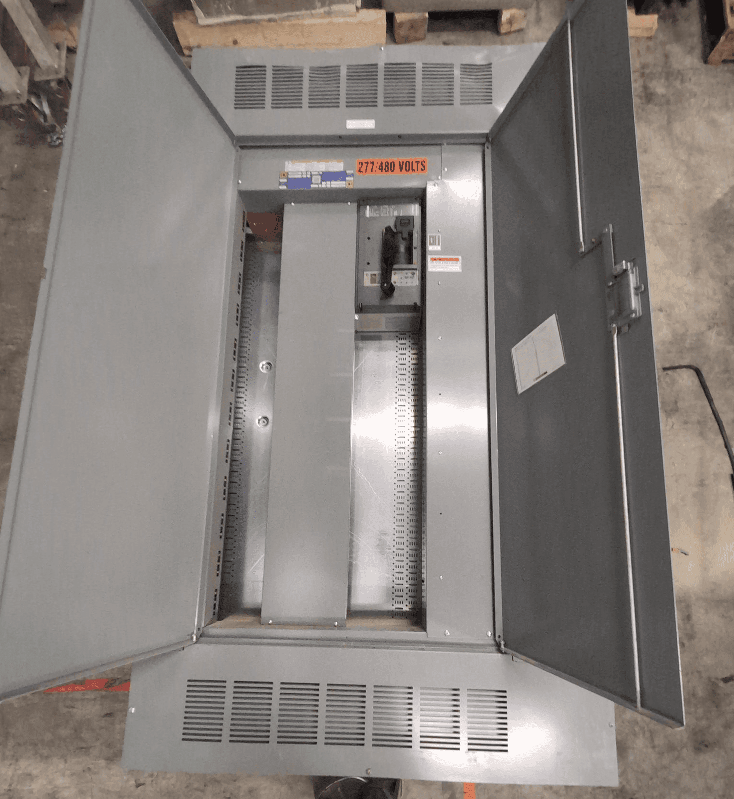 Square D HCR-U Panel — image 1 of 16