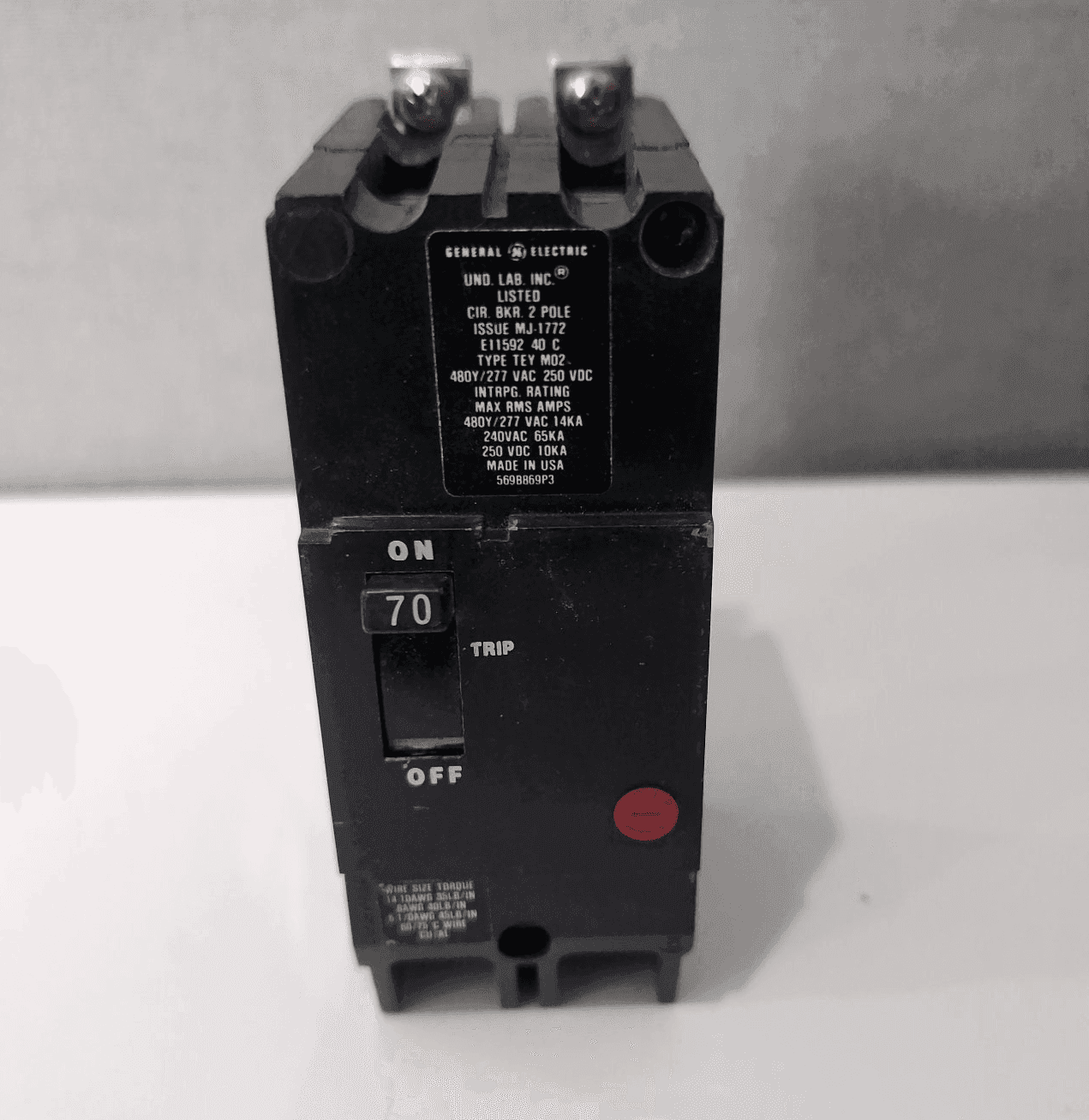 GE TEY270 Circuit Breaker — image 1 of 6
