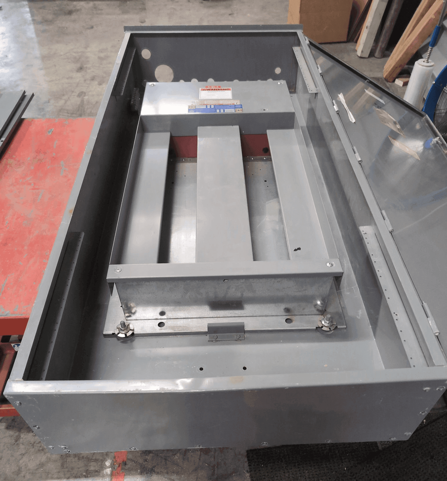 Square D HCM I Line Panelboard 400A 480V MLO 64 Cir NEMA 3R