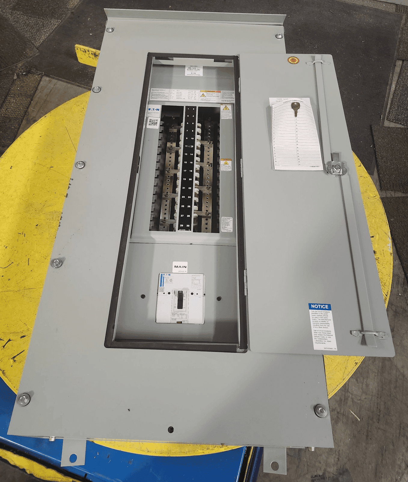 Eaton PRL1X Pow-RLine-Xpert Panelboard 100A 208Y/120V 30 Cir NEMA 3R