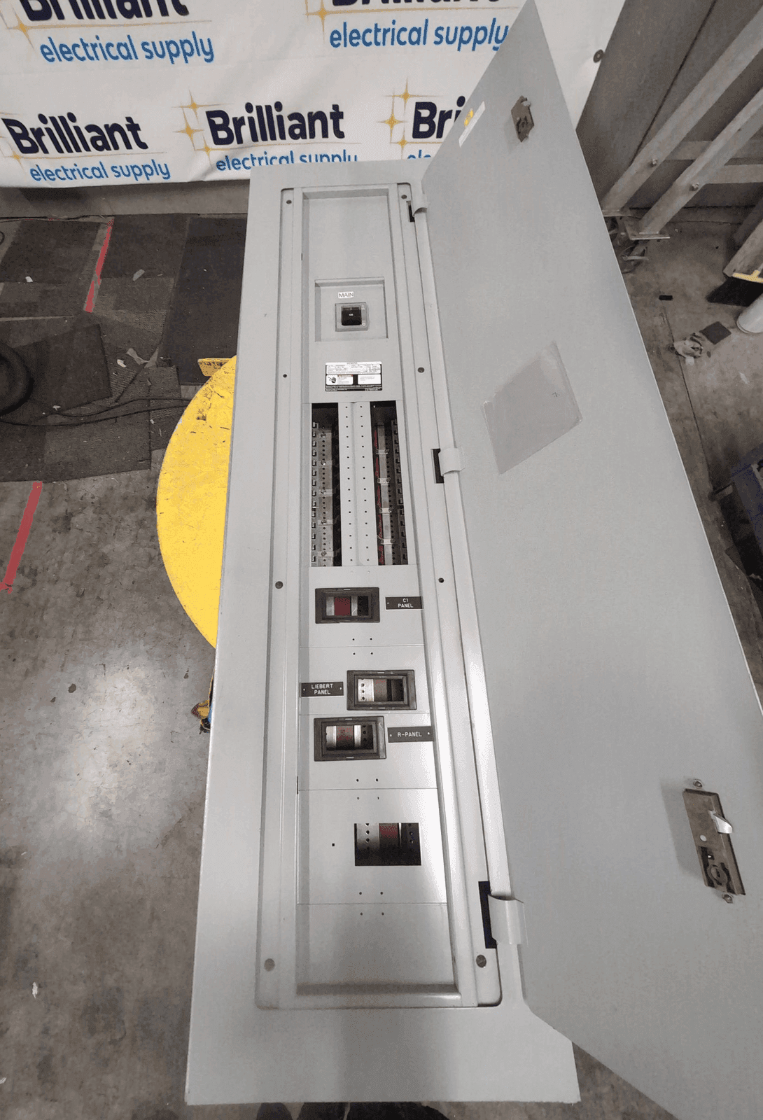 Siemens S3C42JX400ATS Sentron Panelboard 400A 208/120V 28 Cir NEMA 1