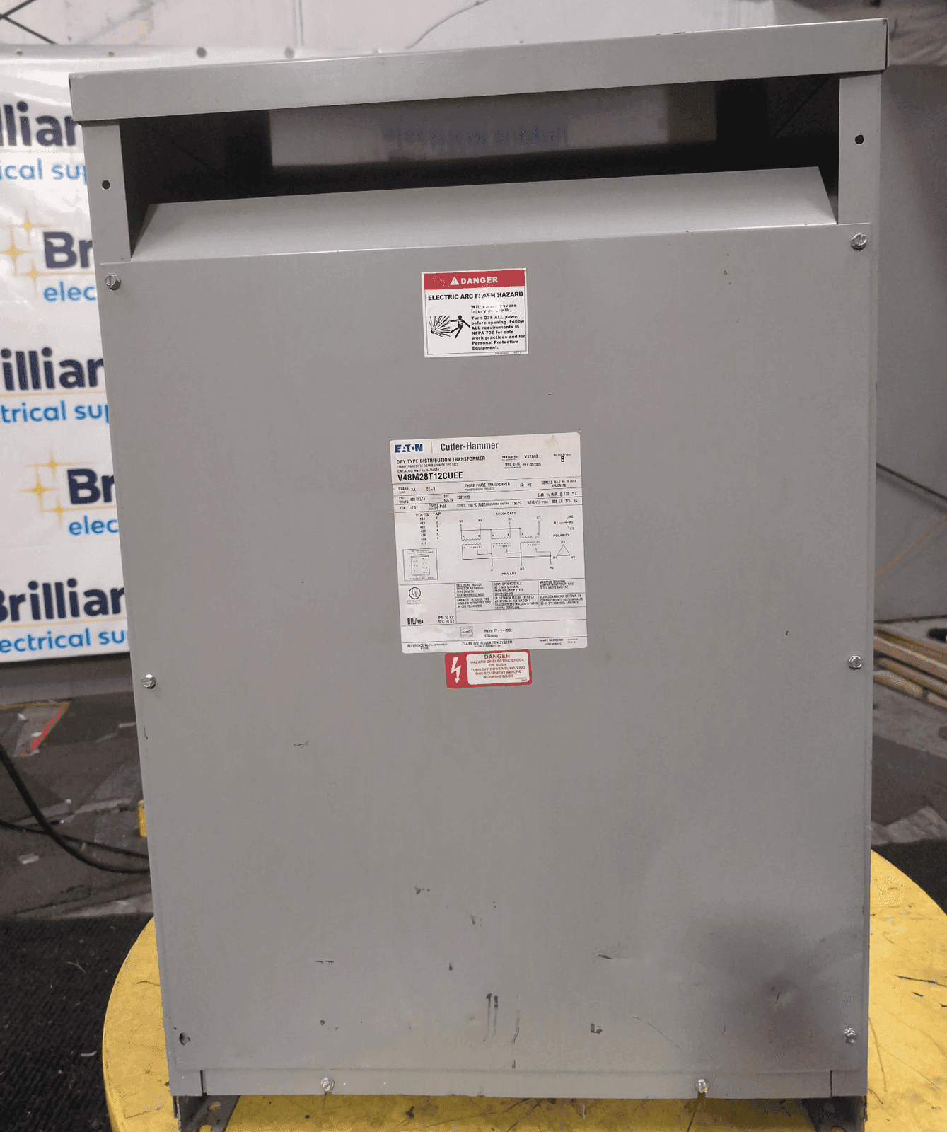 Eaton V48M28T12CUEE Dry Type Transformer 112.5 kVA 480V 208/120V NEMA 2