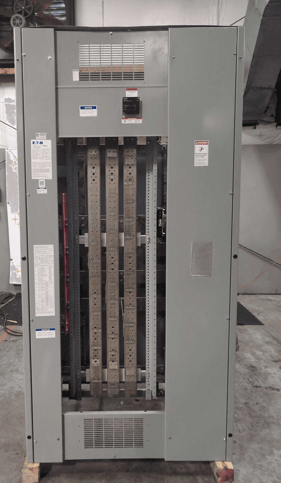 Eaton PRL-C Switchboard 1600A 208Y/120V 3PH 4W NEMA 1