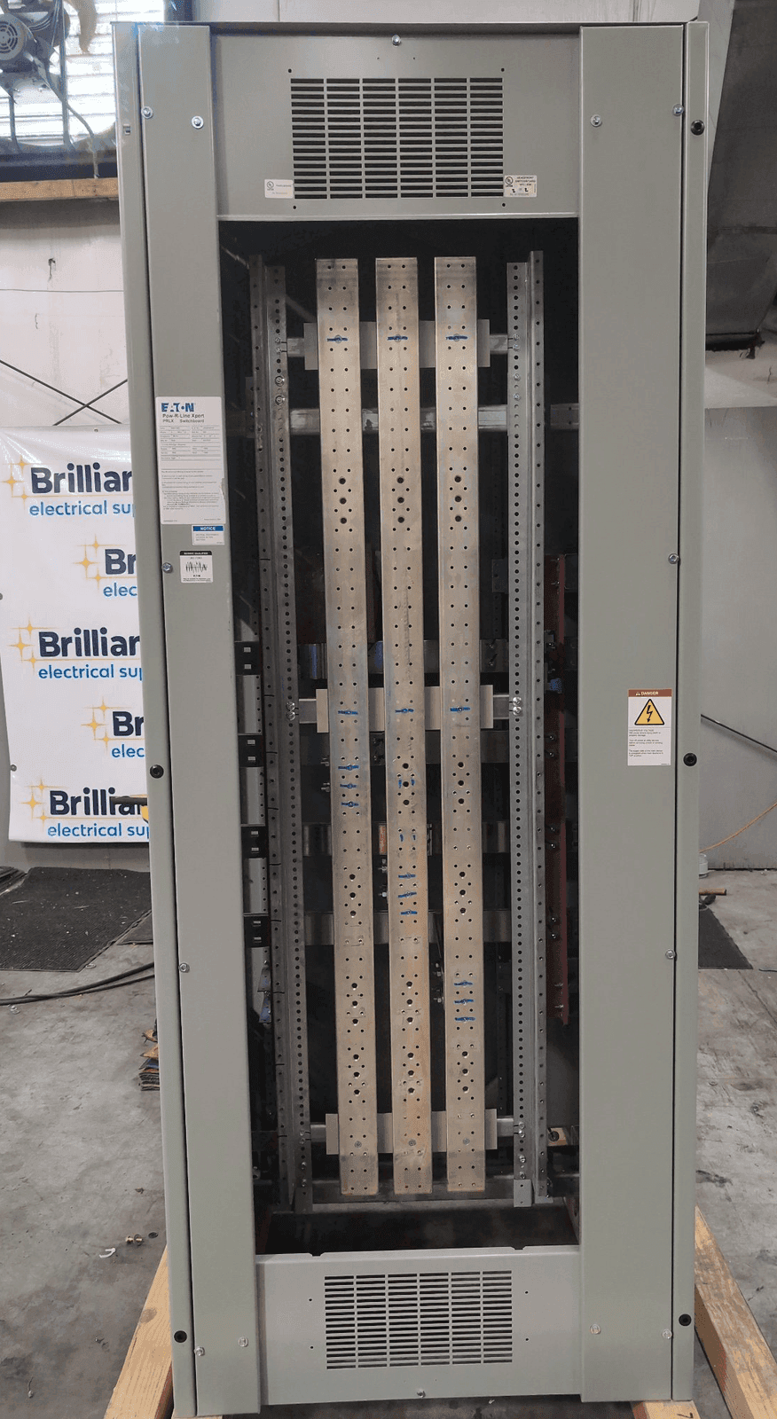 Eaton PRLX Switchboard 1600A 208Y/120V 3PH NEMA 1
