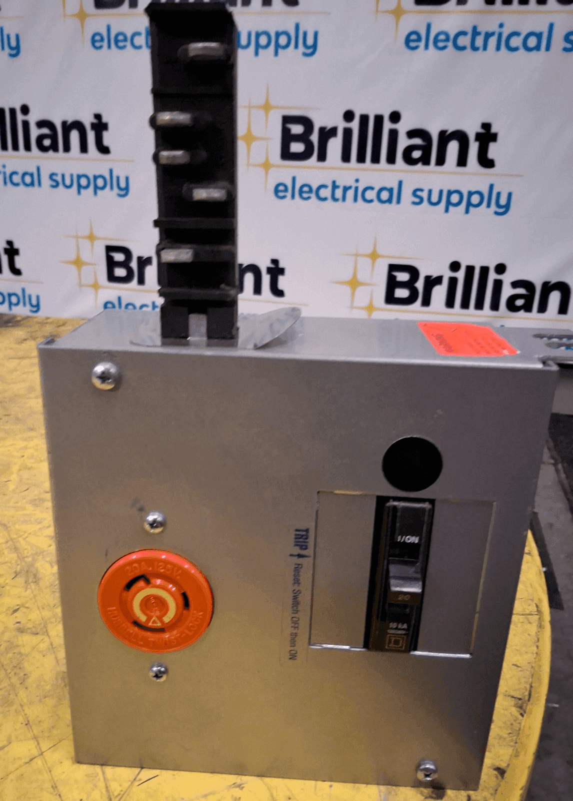 STARLINE CB225GE12-L520-4 Bus Plug 20A 208/120V 4P Breaker NEMA 1