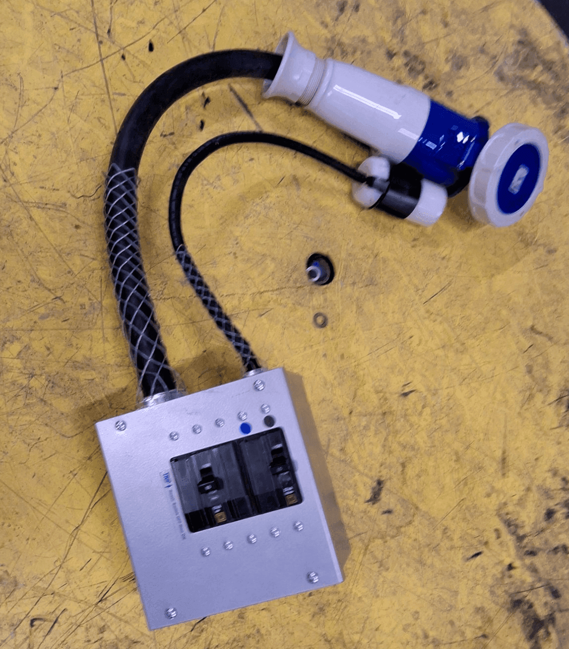 STARLINE CBMDC225GE30-18 Busway Tap Box 60A 208Y/120V Breaker NEMA 1