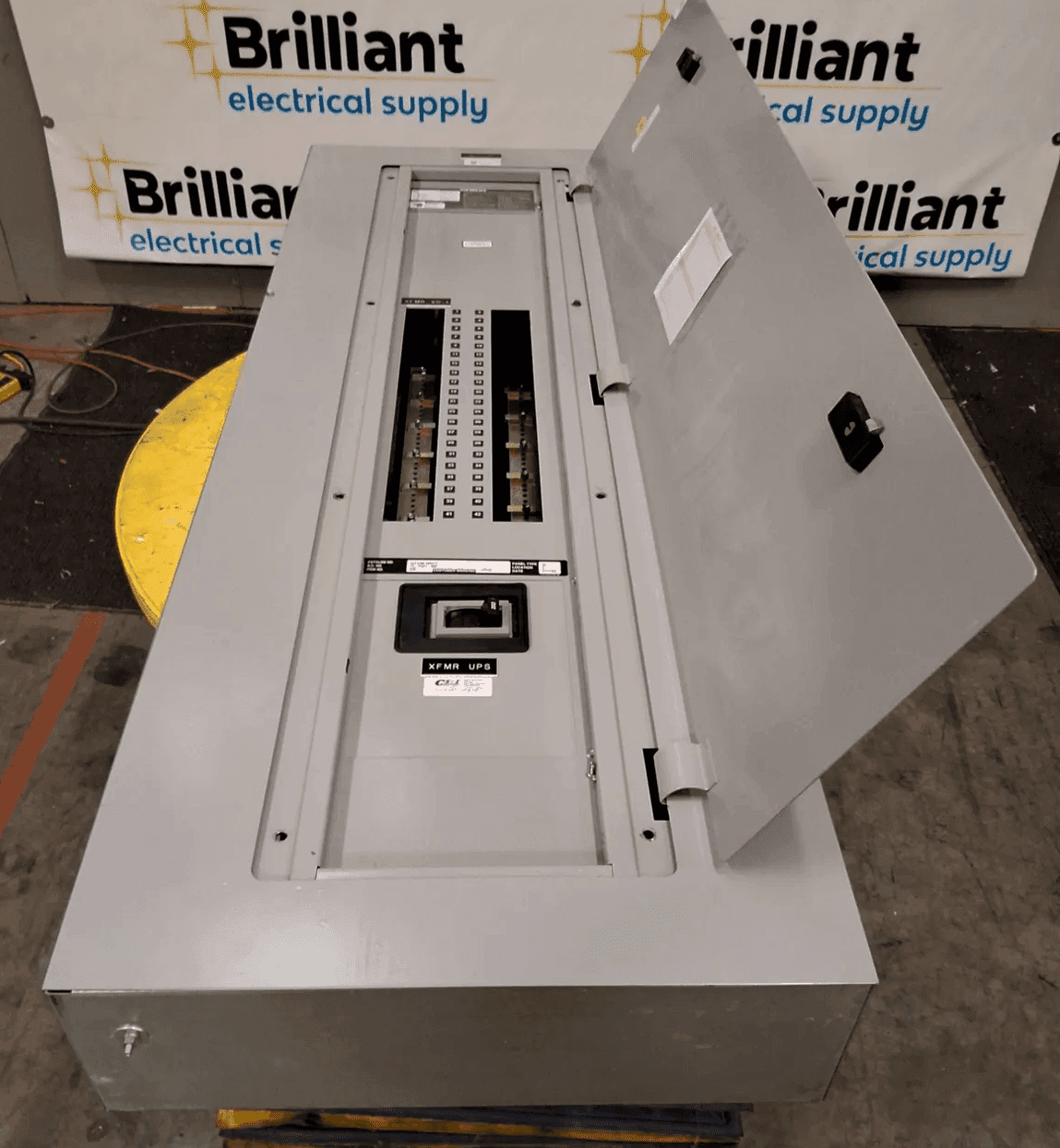 Siemens SEE42ML400ATS Panelboard 400A 208Y/120V 42 Cir MLO NEMA 1