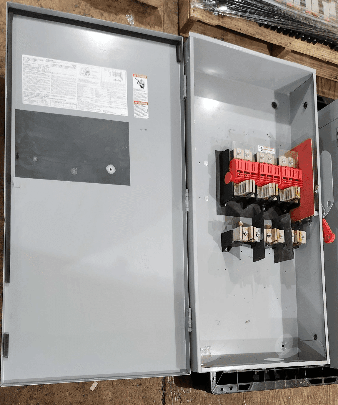Siemens HF325NRA Disconnect Switch 400A 240V 3PH NEMA 3R
