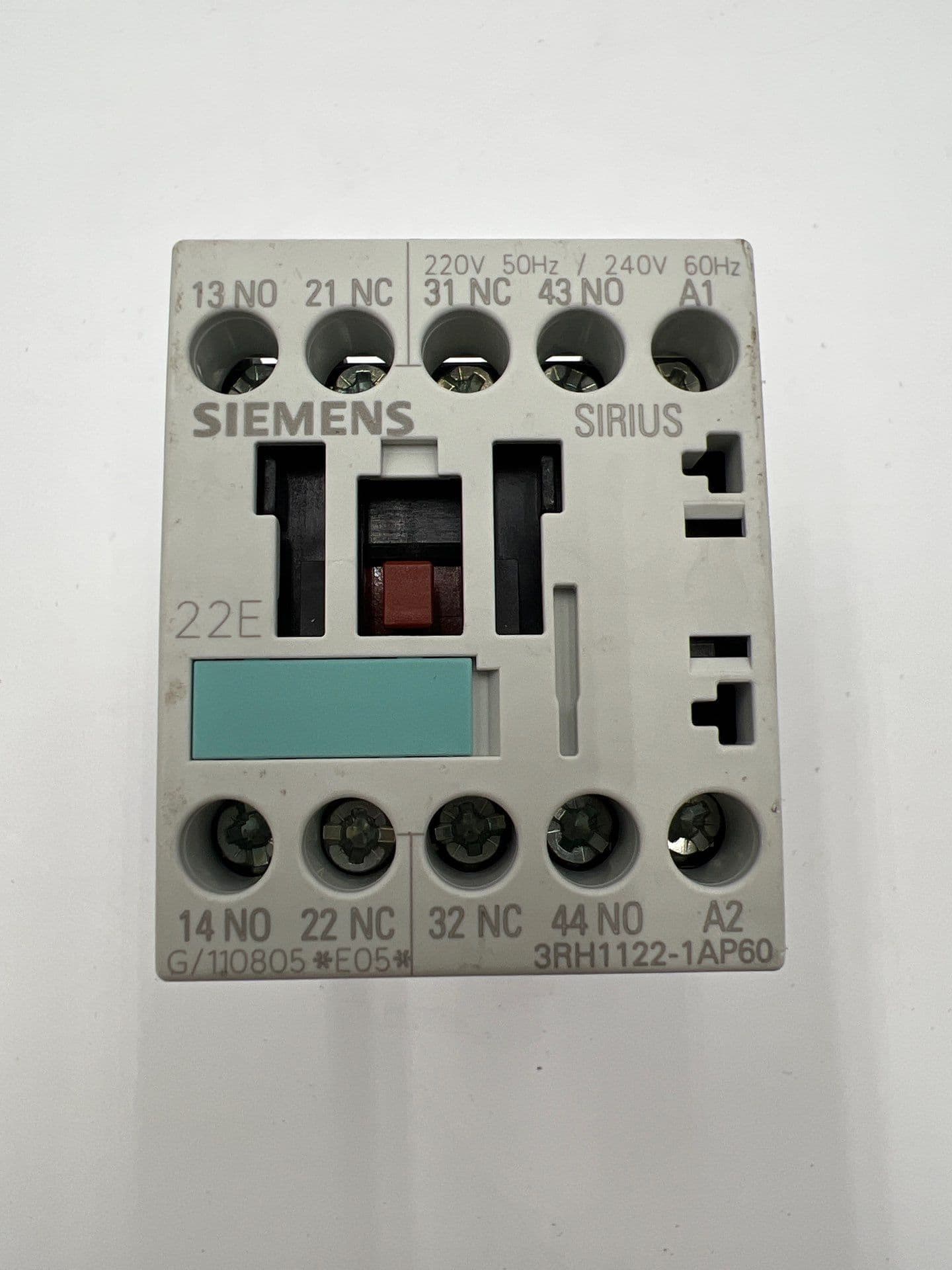 Siemens 3RH1122-1AP60 – image 1