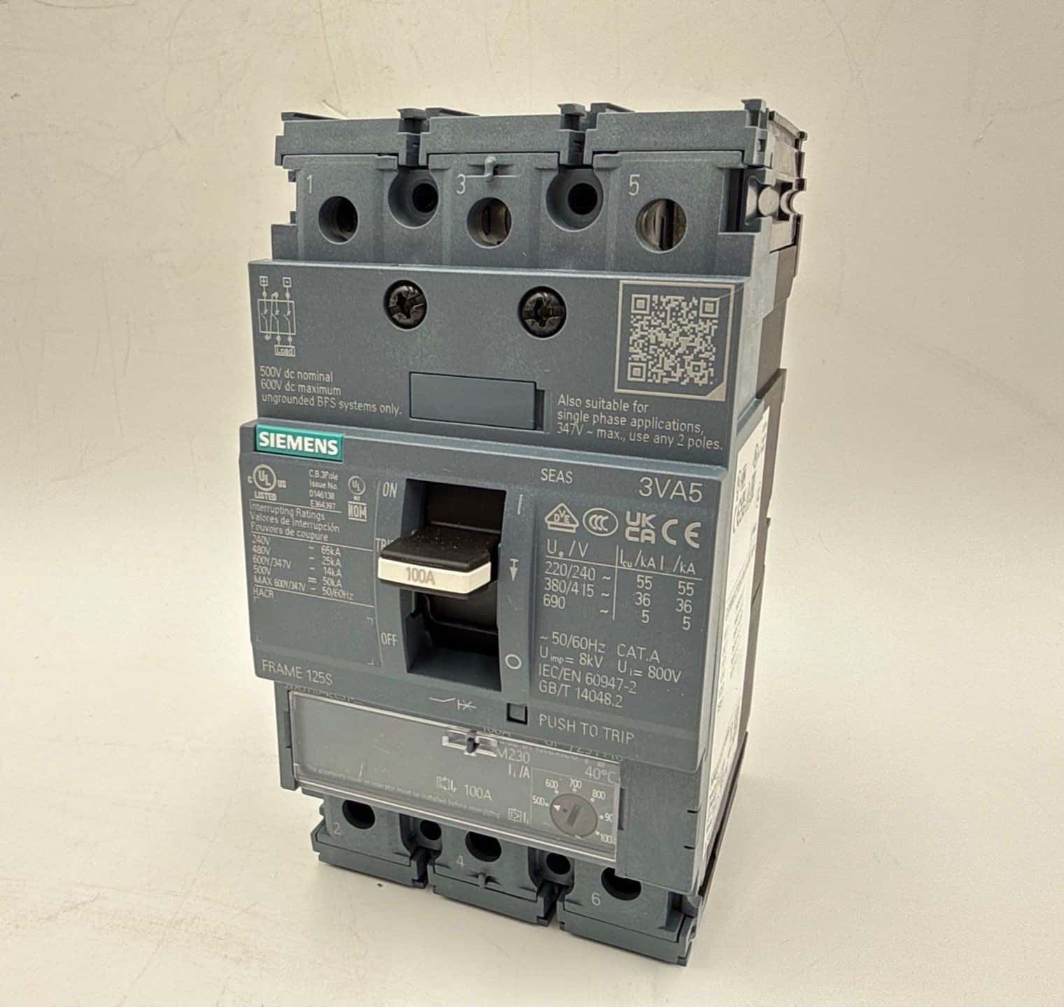 Siemens 3VA5110-4EC31-0AA0 Circuit Breaker — image 1 of 12