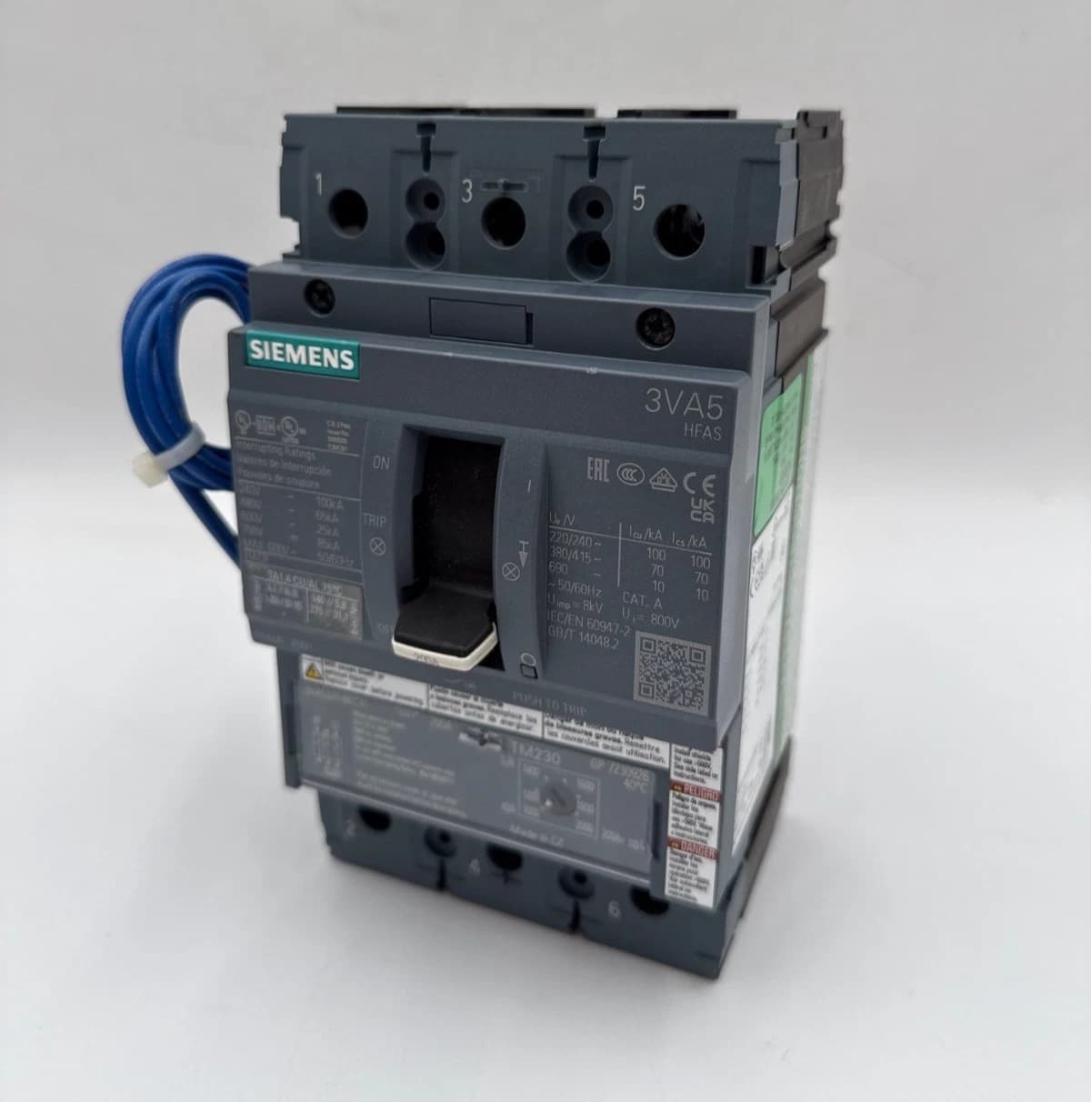 Siemens 3VA5220-6EC31-0AA0 Circuit Breaker 200A 3P 600V Shunt Trip 3VA9978-0BL32 – image 1