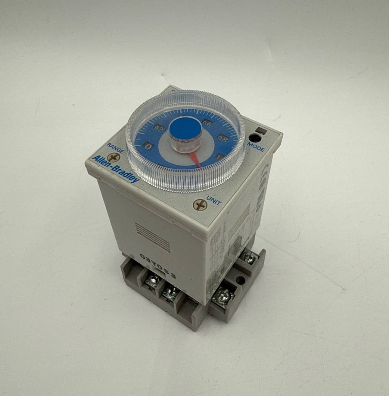 Allen-Bradley 700-HR52TA17 PLC — image 1 of 7