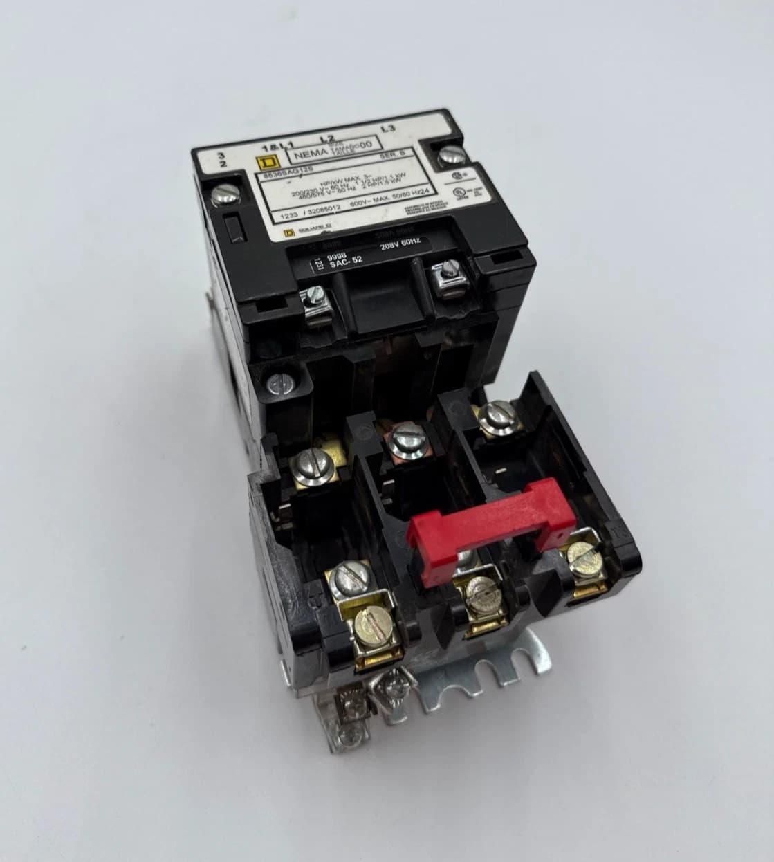 Square D 8536SAG12S Starter NEMA Size 00 3P 2HP 600V Max Coil 208V 9998SAC52