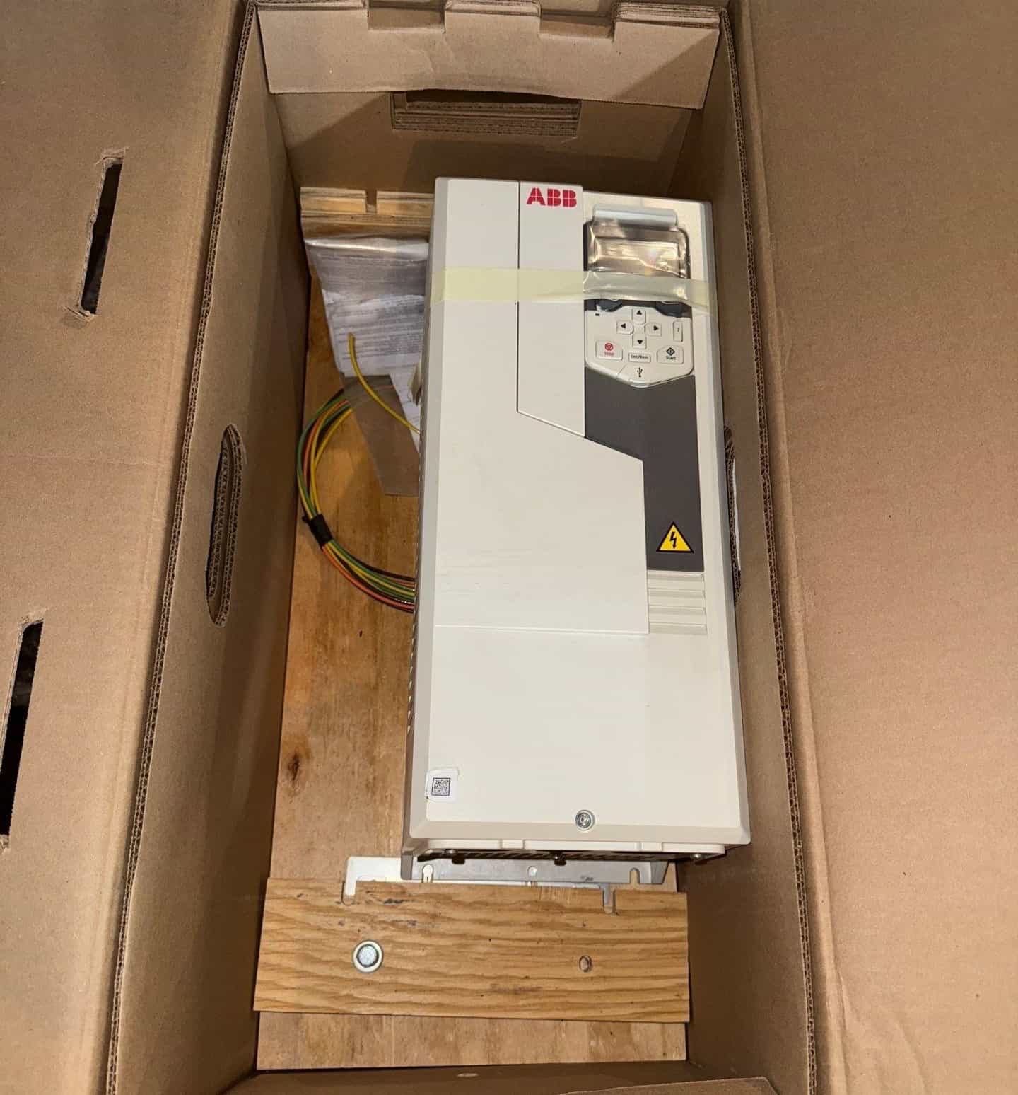 ABB ACS580-01-034A-4 Accessory — image 1 of 6
