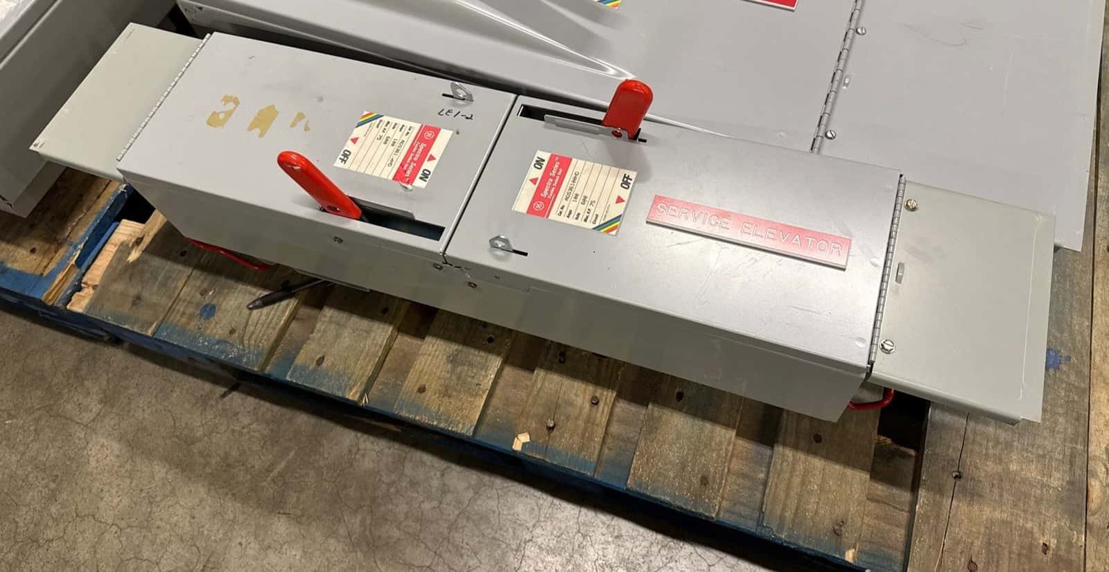GE ADS36100HD Load Switches — image 1 of 5