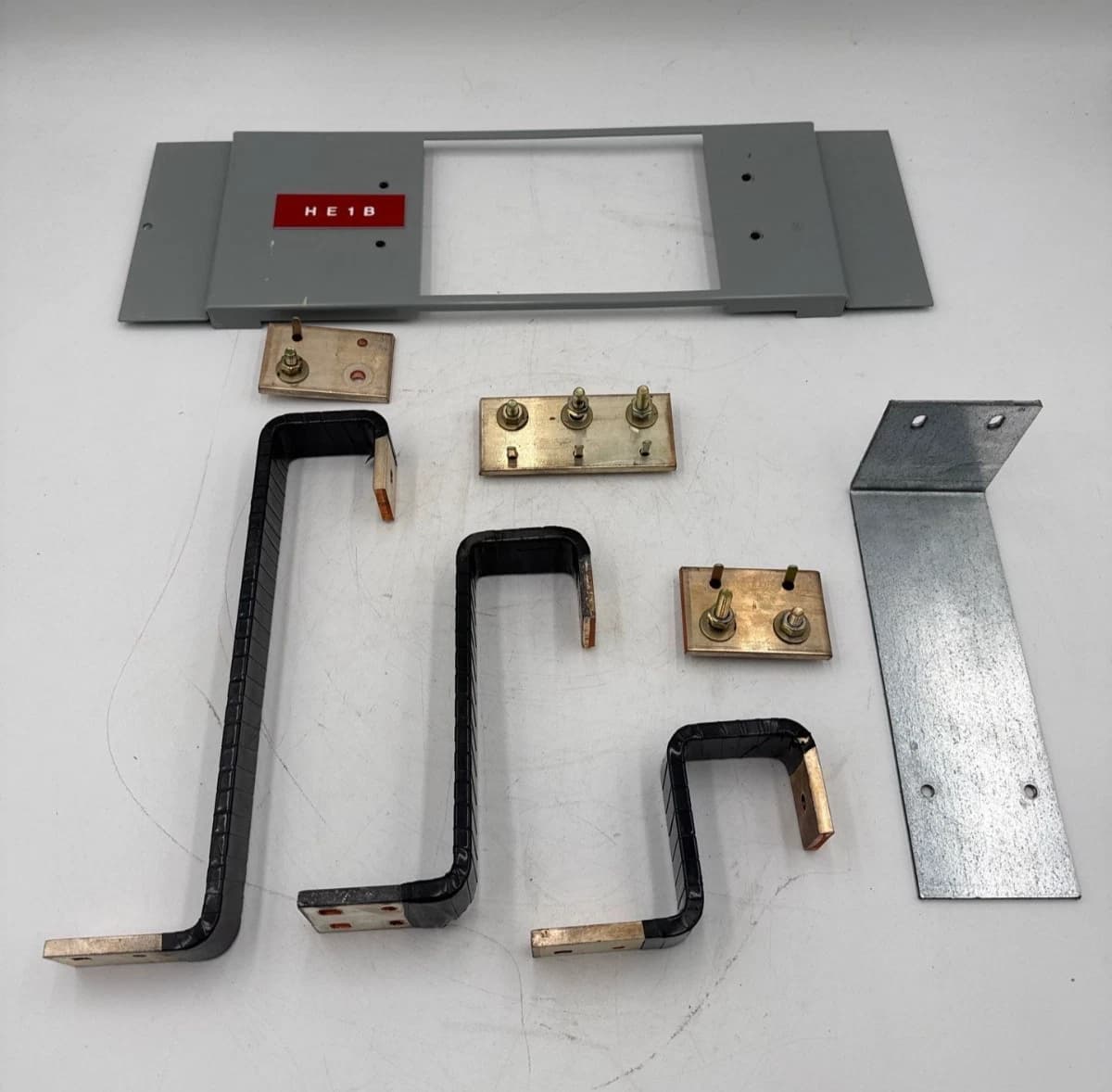 GE AMCB3GM Single Mounting Hardware Kit SGDA SGHA SGLA SGPA Breakers 18" Cover