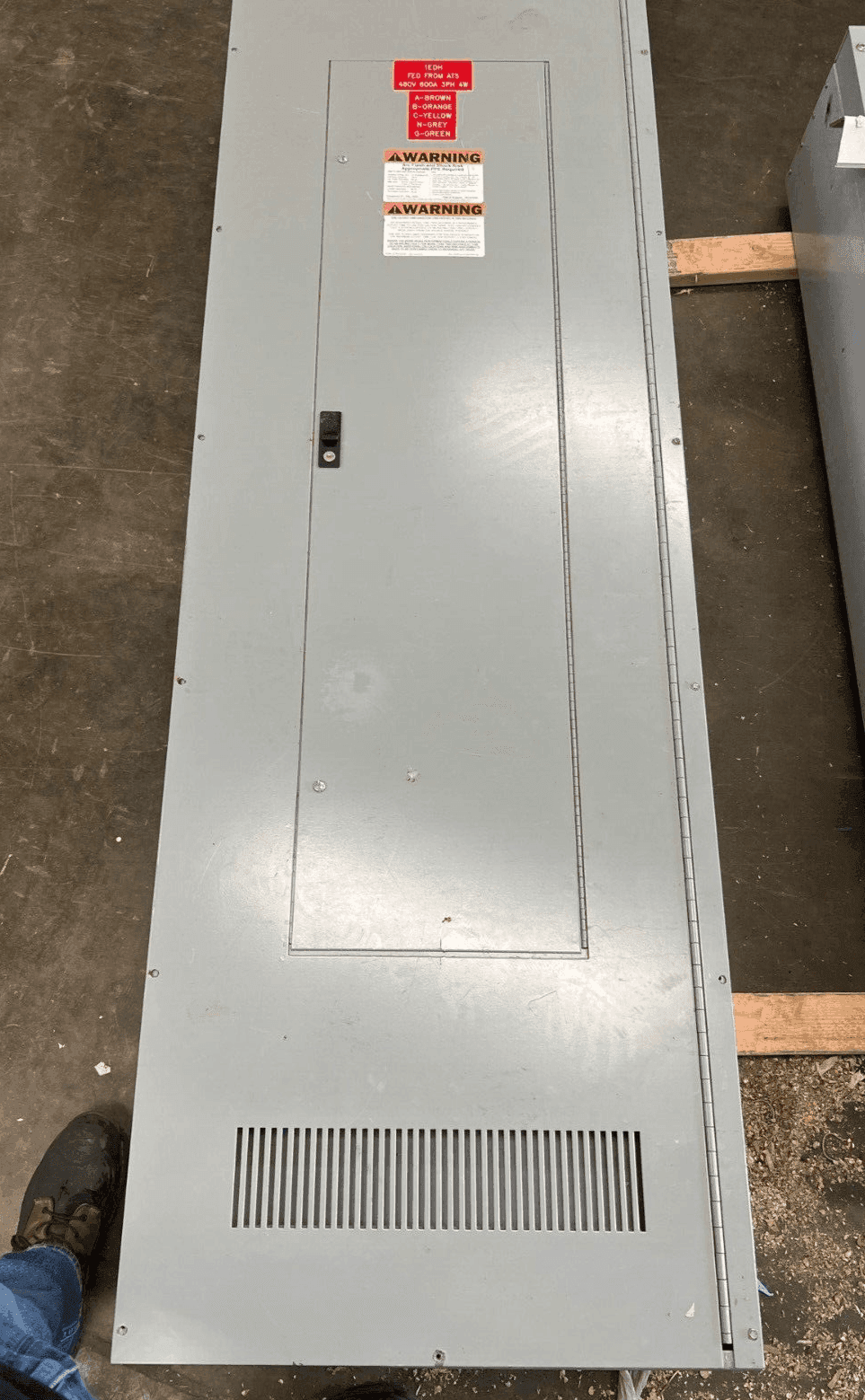 GE APNB Bolt On Panelboard 600A 480/277V 3PH 4W 30 Cir Indoor Encl P651