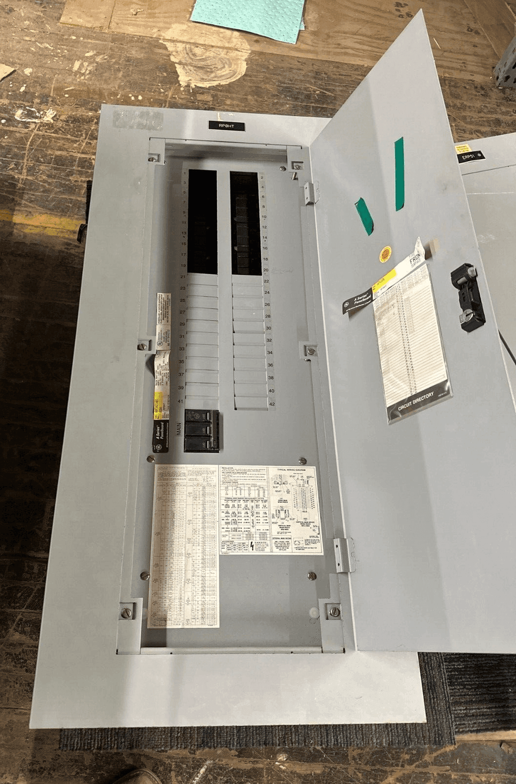 GE AQF3421ABX Panelboard 125A 208Y/120 3PH 4W 42 CIR MCB Main P018