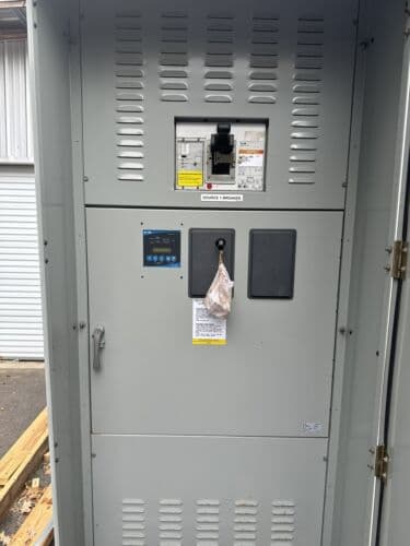 Eaton ATS1200N3R Automatic Transfer Switch — image 1 of 6
