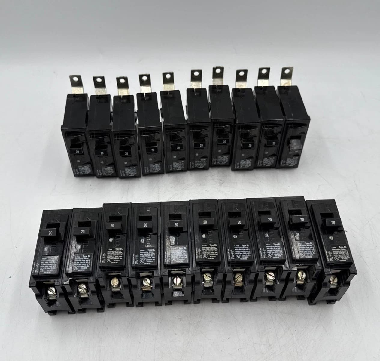 20PC Siemens B120 Circuit Breaker 20A 1P 120/240V 1PH BL 20 Amp 1 Pole 20 Piece – image 1