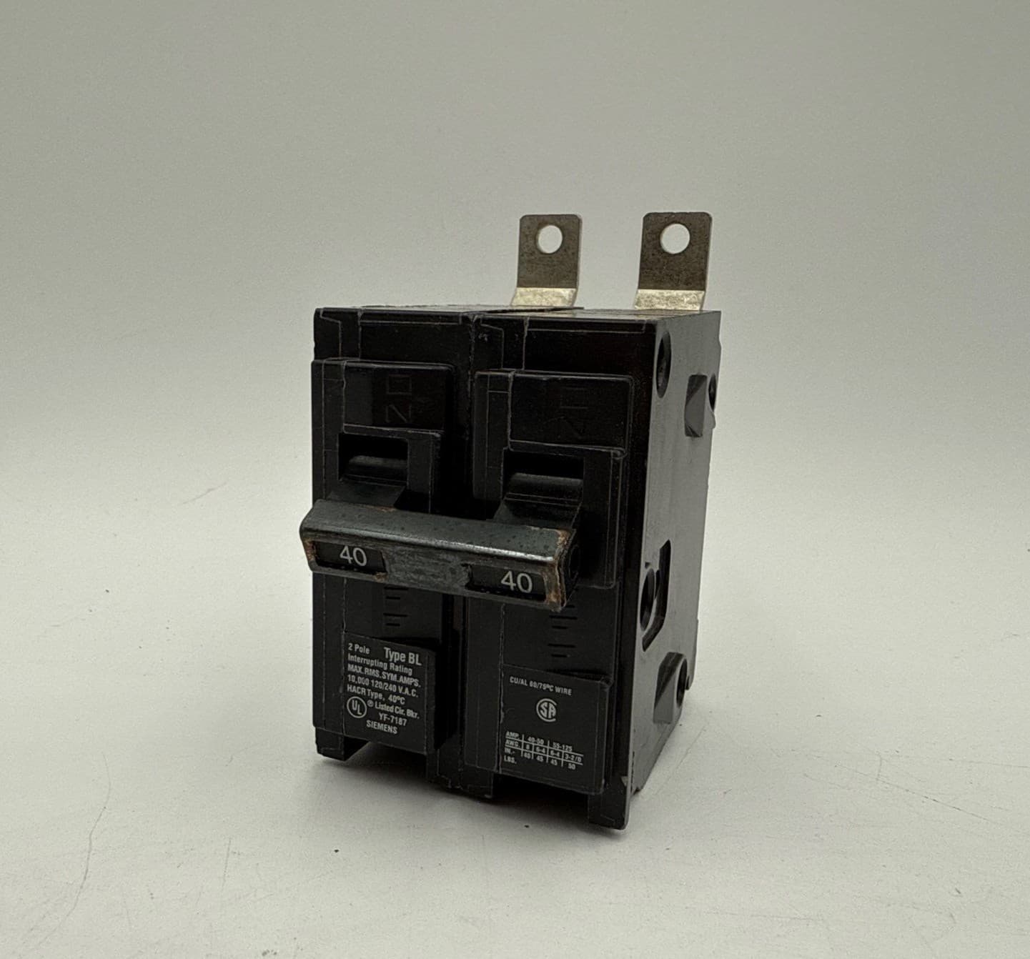 Siemens B240 Bolt On Circuit Breaker 40A 2P 120/240V 1PH BL 40 Amp 2 Pole B-240 – image 1