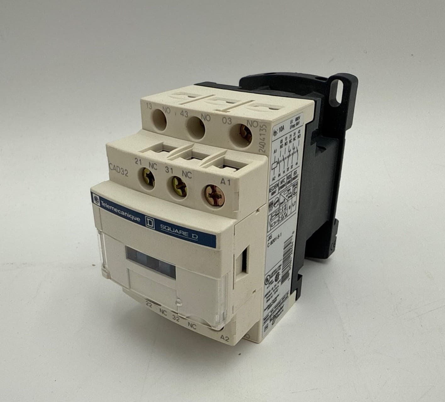 Telemecanique CAD32G7 Control Relay Auxiliary Contactor Coil 120V 50/60Hz – image 1