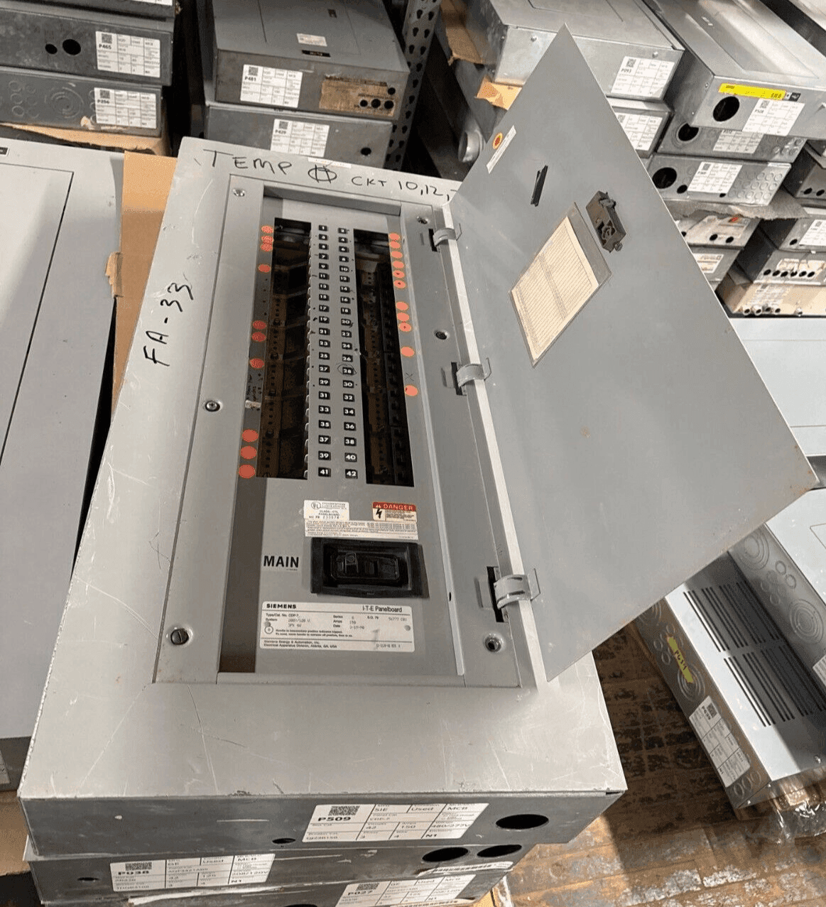 Siemens CDP-7 Panelboard 150A 208/120V 3PH 4W 42 Cir Indoor Encl P509