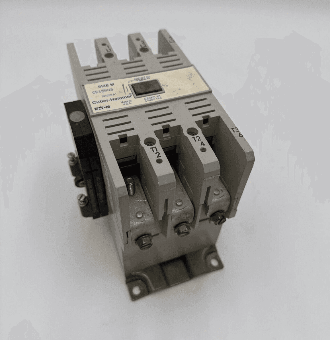 Eaton CE15MN3 Contactor — image 1 of 10