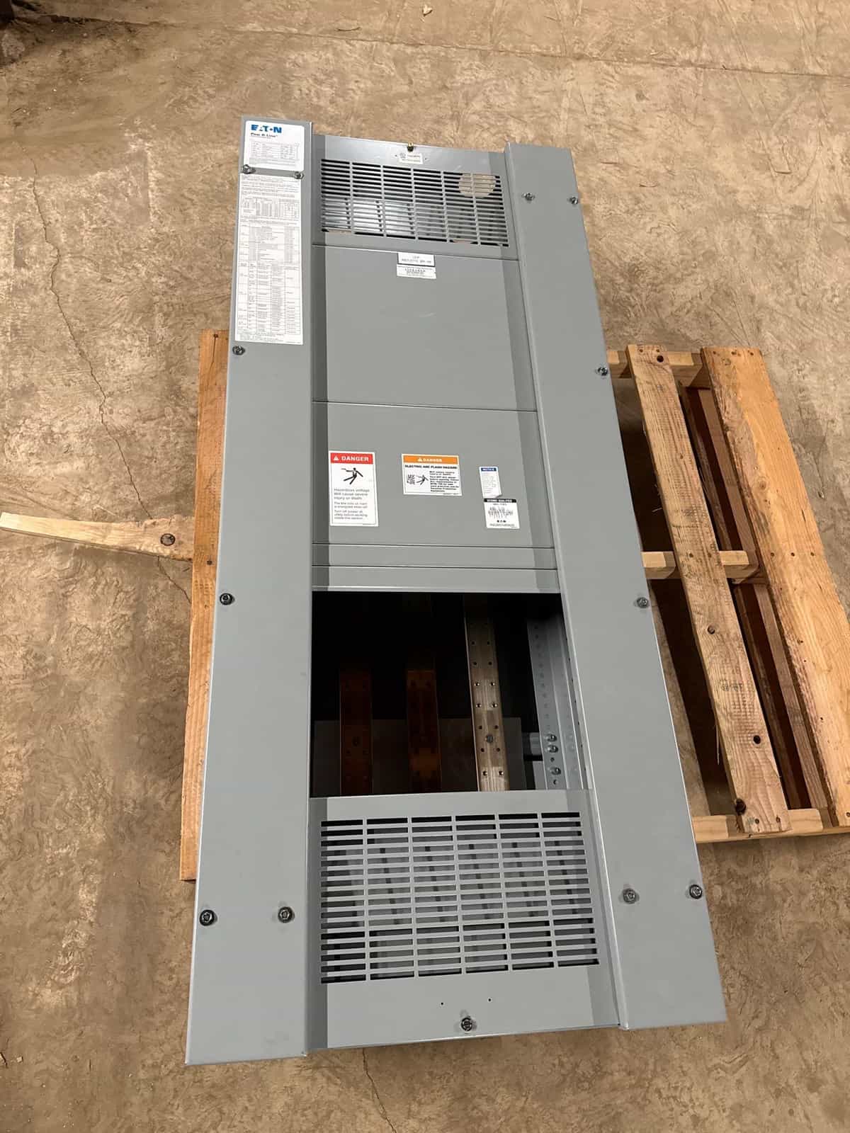 Eaton PRL4 Panel — image 1 of 12