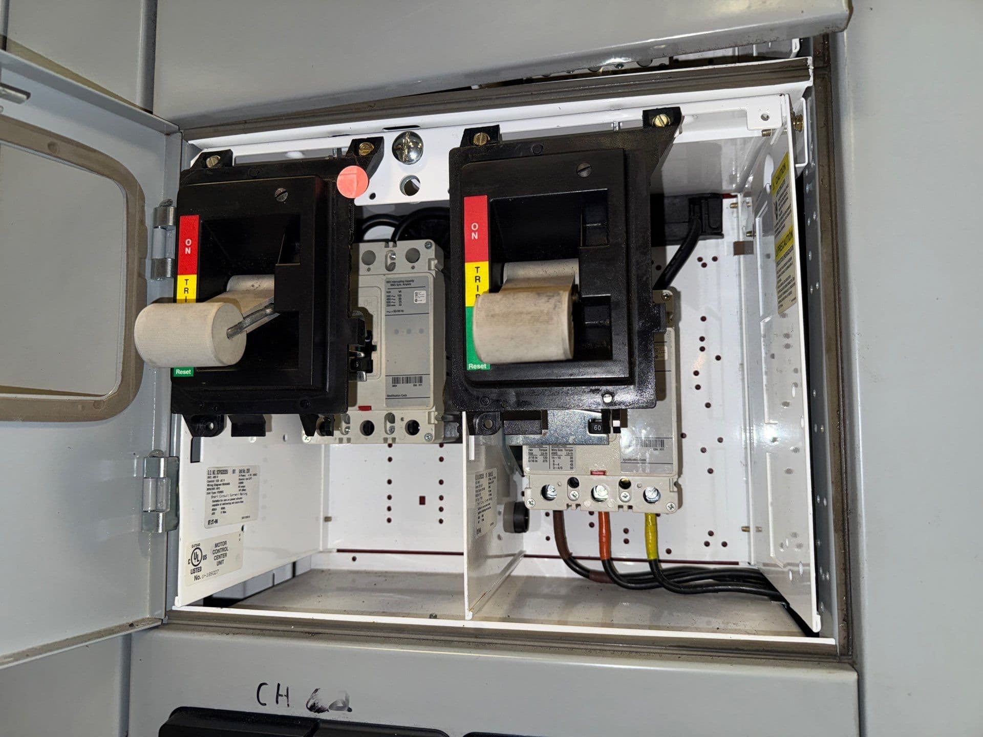 Eaton Freedom 2100 12" 60A 15A Dual Twin Feeder MCC Bucket HFD3060 HFD3015 – image 1