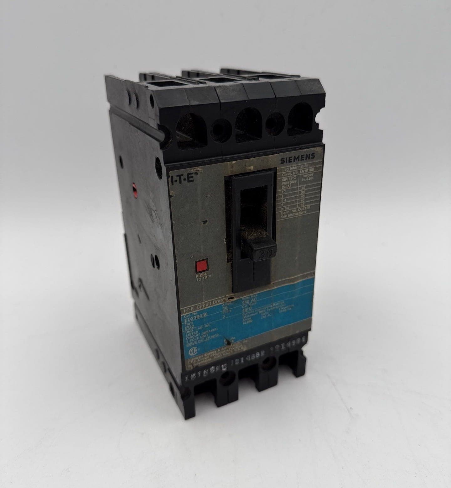 Siemens ED23B030 Circuit Breaker — image 1 of 8