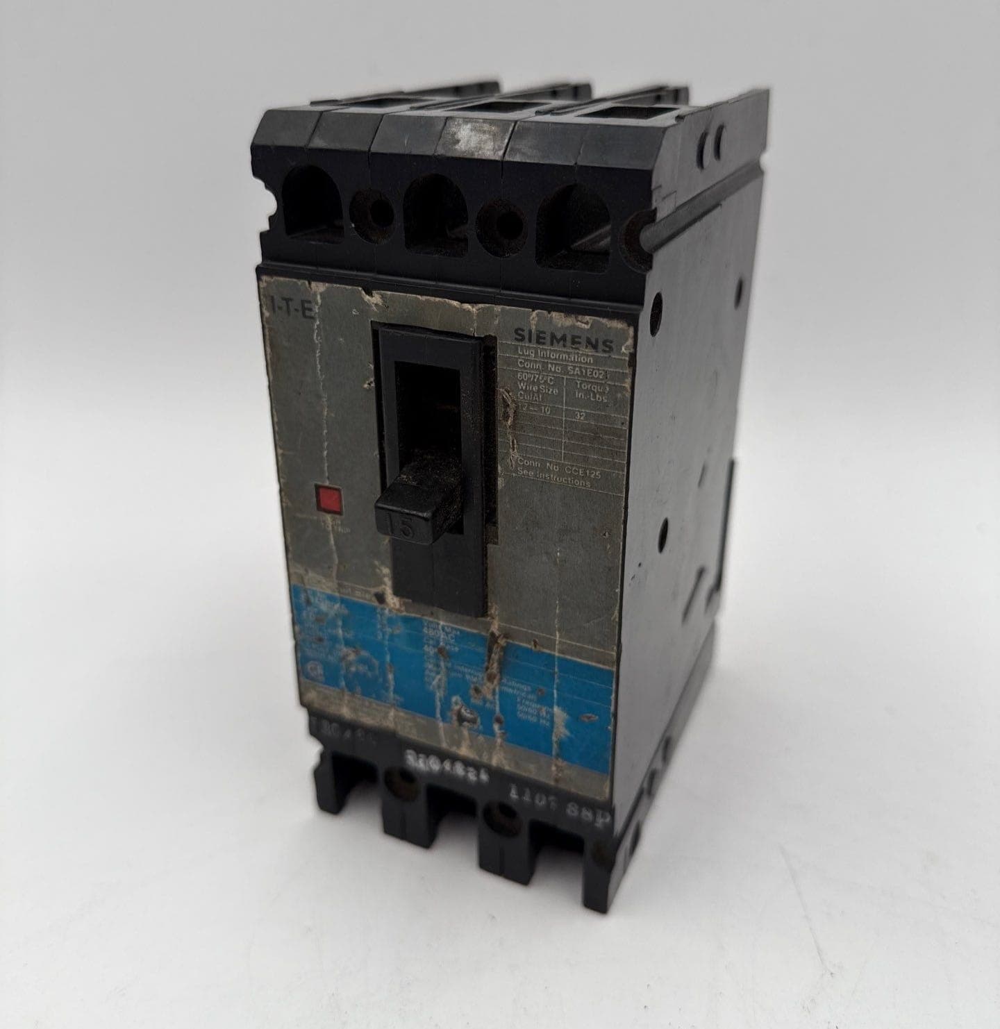 Siemens ED43B015 Circuit Breaker — image 1 of 8