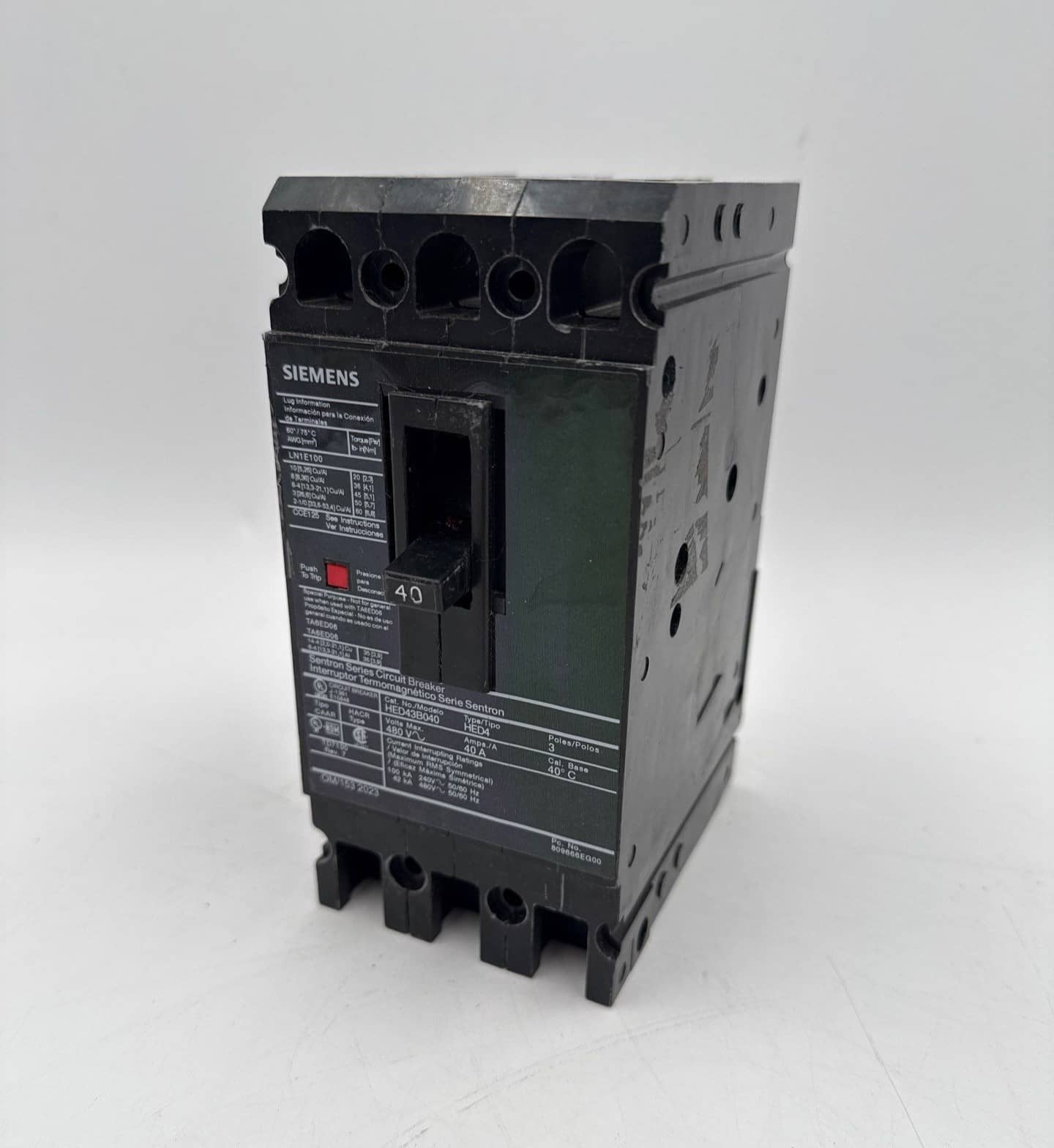 Siemens HED43B040 Circuit Breaker — image 1 of 8
