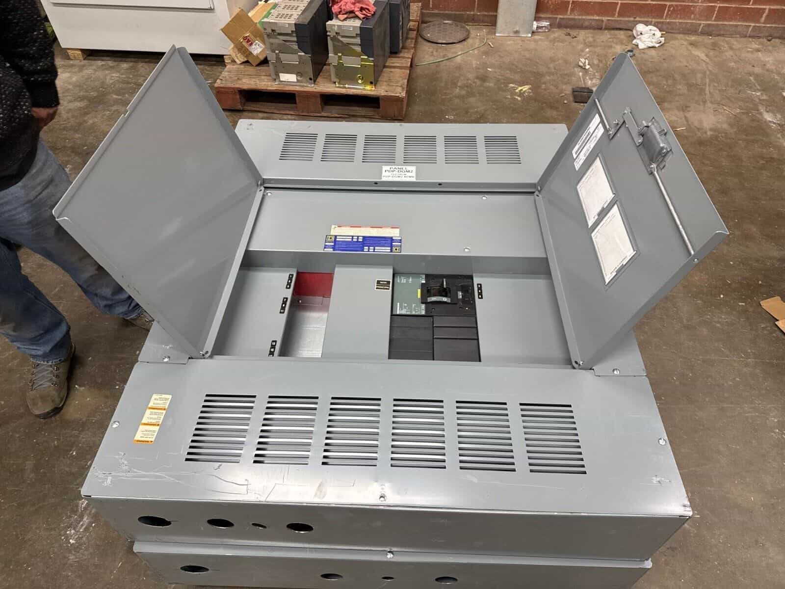 Square D I-Line Panel — image 1 of 12