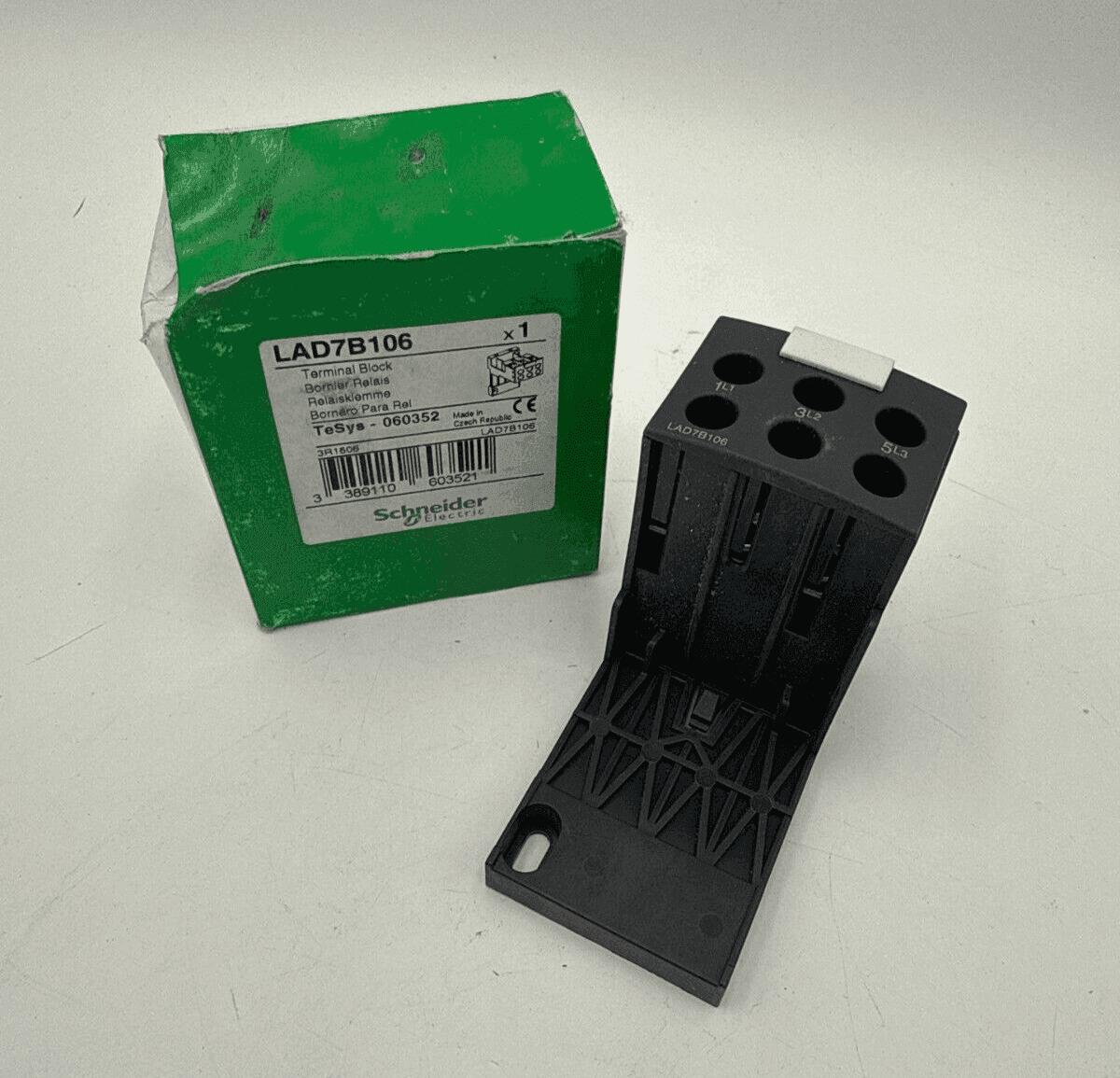 Schneider LAD7B106