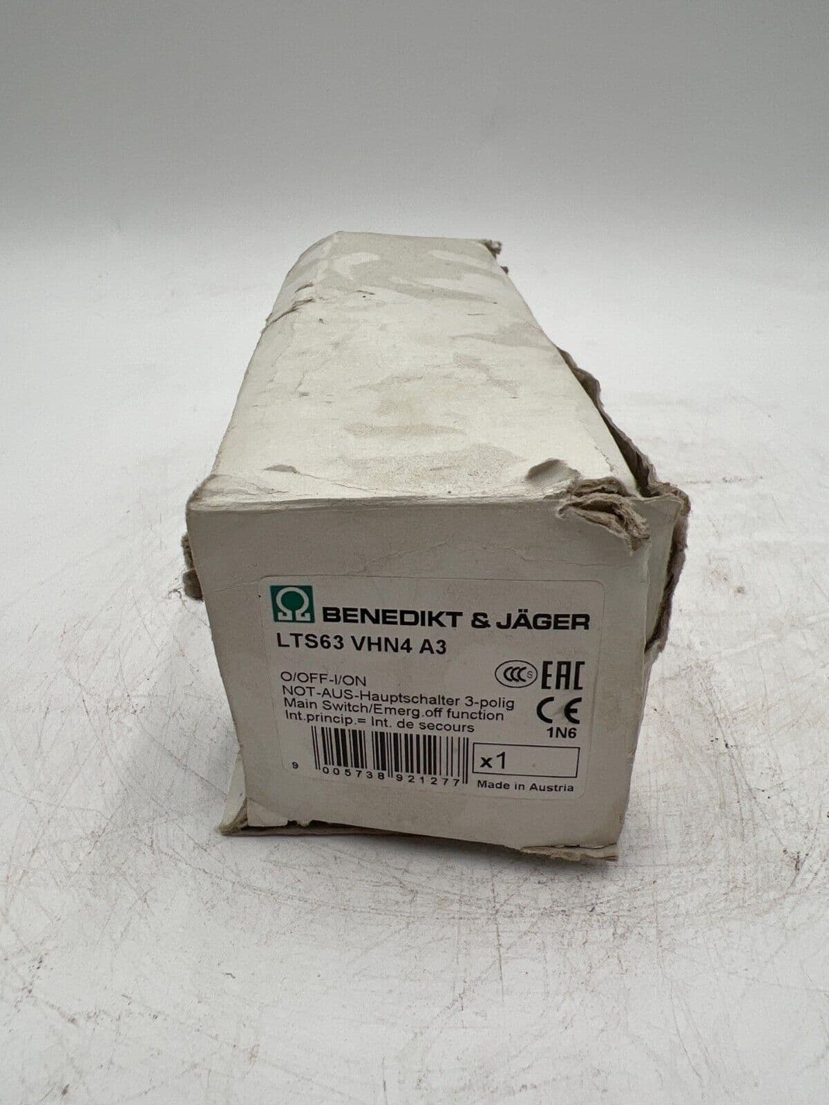 Bendikt and Jagar LTS63VHN4A3 – image 1