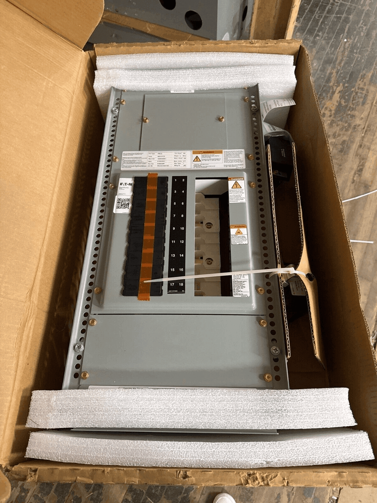 Eaton PRL2A3100X18C Panel — image 1 of 5