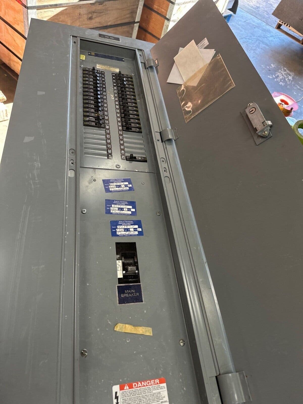 Square D NQOD442M225 Panelboard 225A 208Y/120V 3PH 42Cir 4W Indoor MCB P342 – image 1