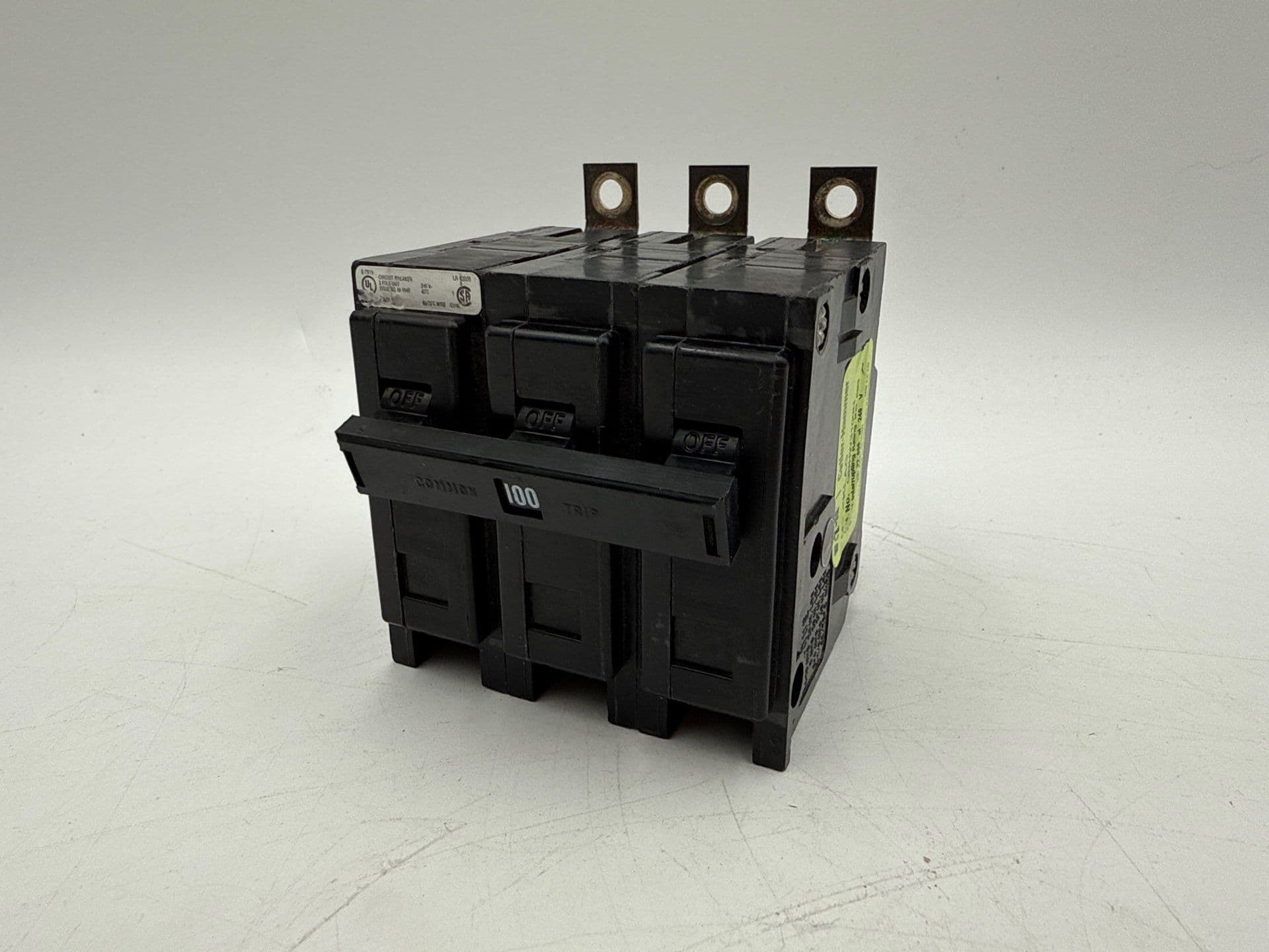 Eaton QBHW3100H Circuit Breaker 100A 3P 240V QBHW 22kA 100 Amp 2 Pole Bolt On – image 1