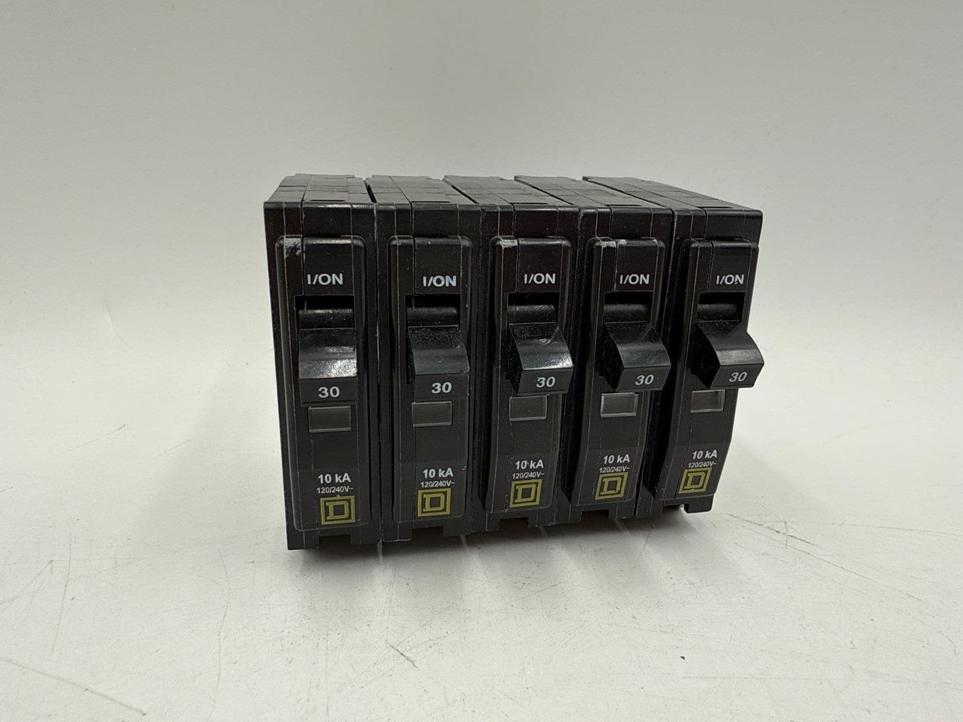 5PC Square D QO130 Plug On Circuit Breaker 30A 1P 120/240V QO 30 Amp Lot of 5 – image 1