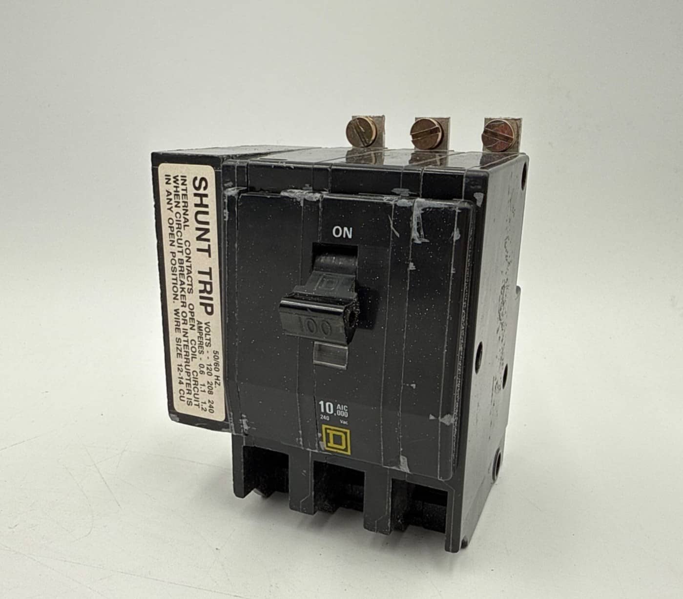 Square D QOB31001021 Circuit Breaker — image 1 of 9
