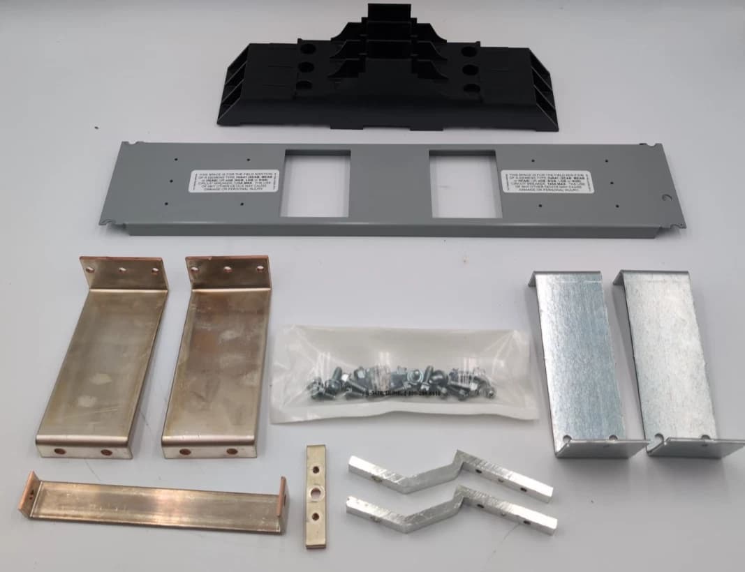 Siemens S3VA41TD Mounting Hardware Strap Kit 125A Twin for 3VA41 XGB Frame USED