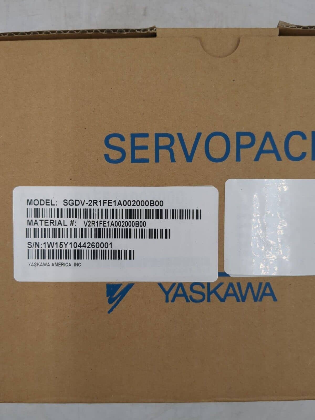 Yaskawa SGDV-2R1FE1A002000B00 Accessory — image 1 of 5