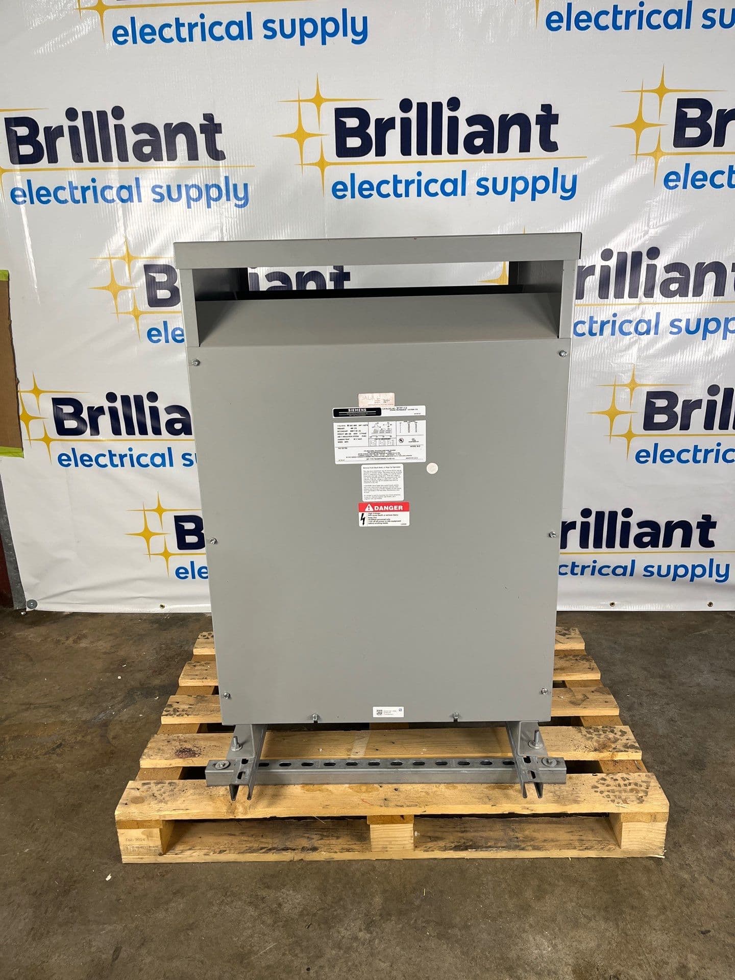 112.5kVA Siemens 3F3Y112 Transformer 3PH Pri 480V Sec 208/120V Indoor ST100 – image 1