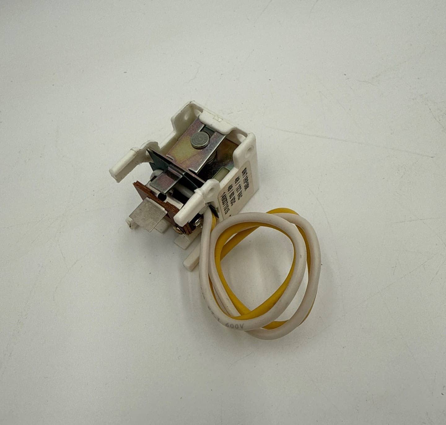 Eaton Cutler-Hammer SNT1RP08K Shunt Trip Device 48-127V AC Right FD EHD ED HFD