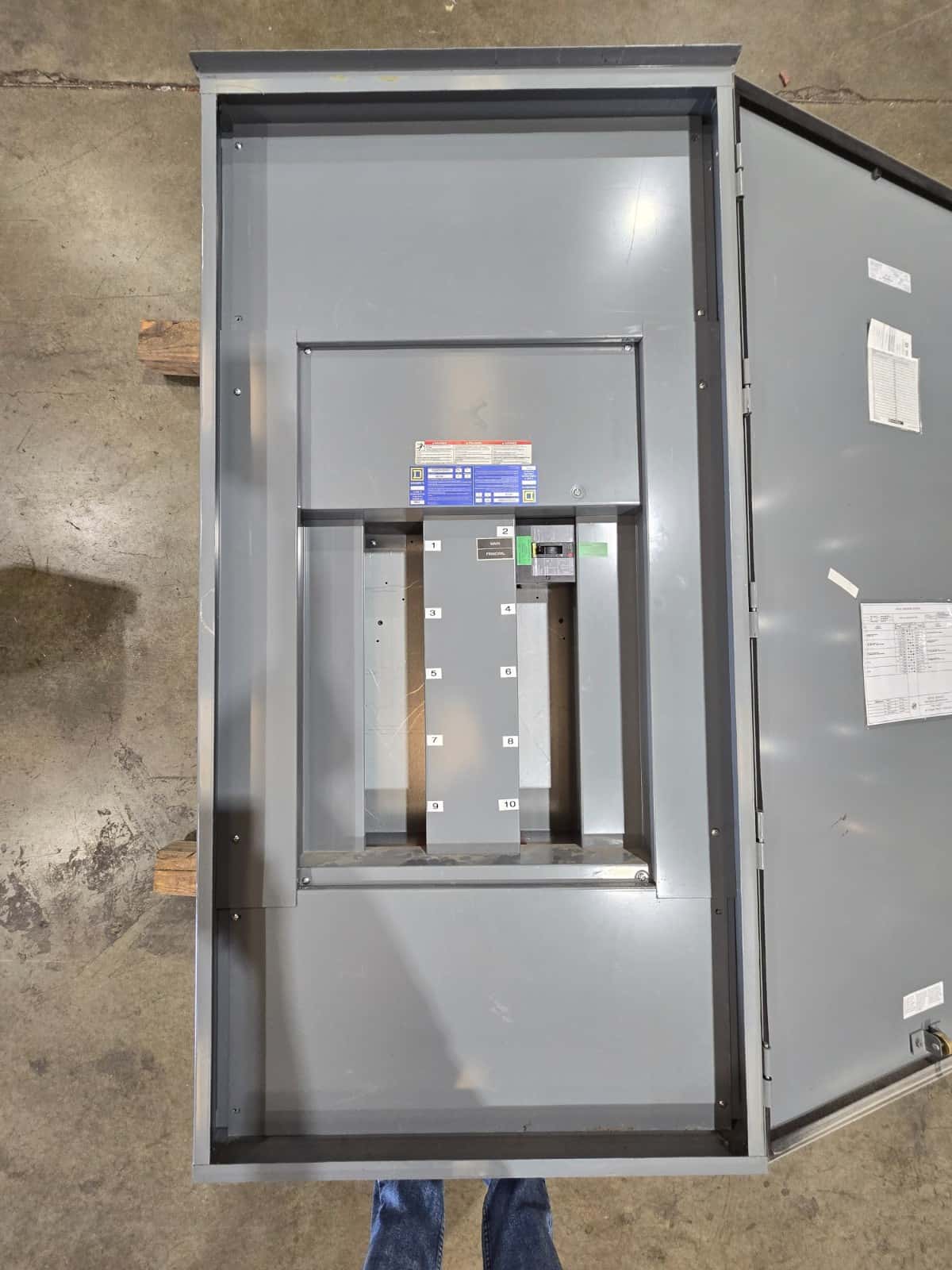 Square D SQD-225A-SP172 Panel — image 1 of 12