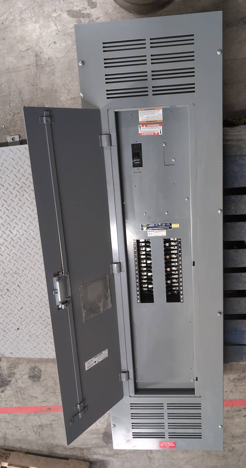 Square D NQOD430L400TFL Panel — image 1 of 12