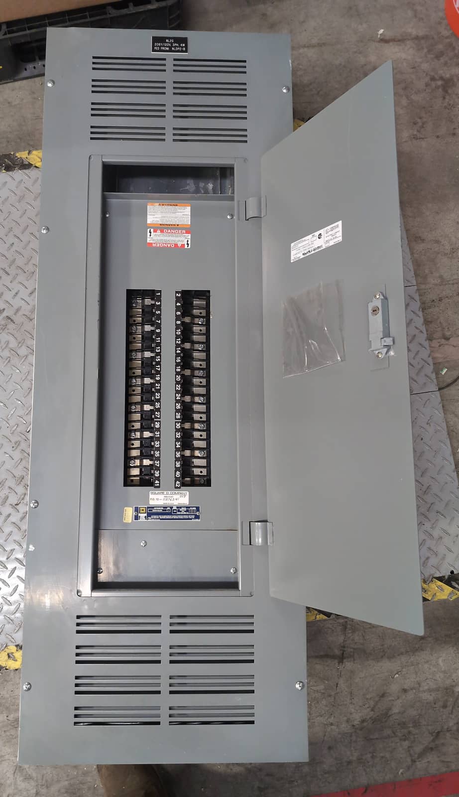 Square NQOD442L400 Panel — image 1 of 12