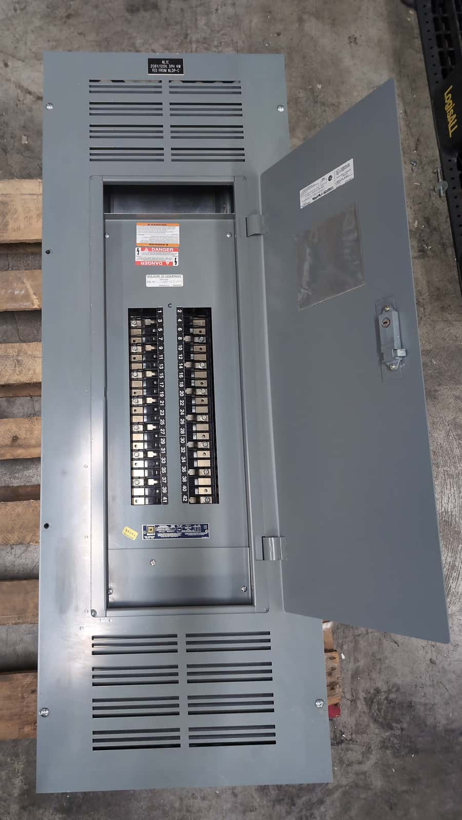 Square NQOD442L400CU Panel — image 1 of 12