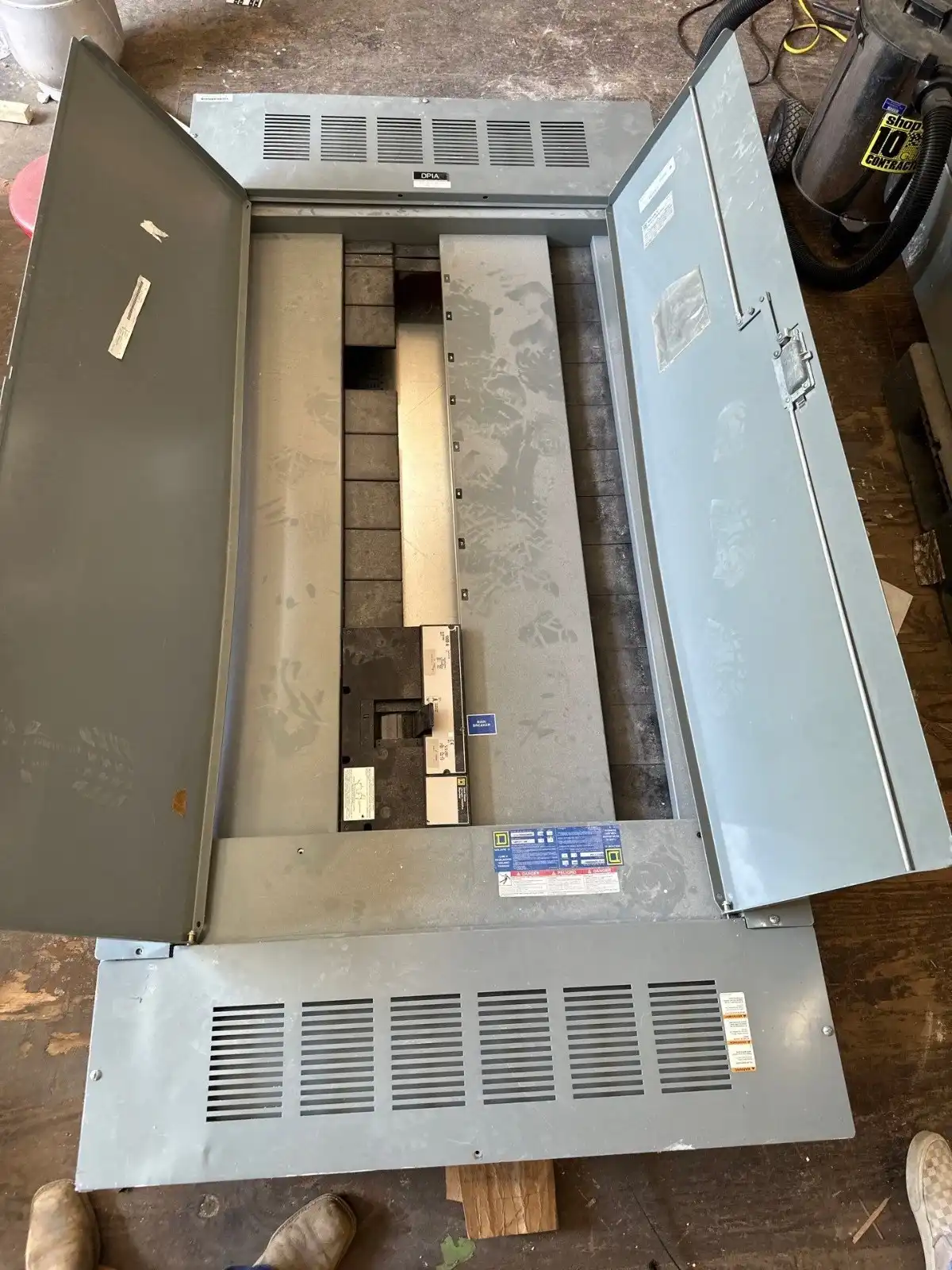 Square D I-LINE Panel — image 1 of 10